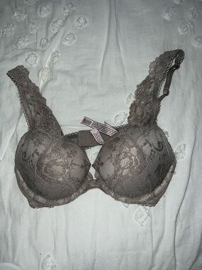 Victoria's Secret Taupe Lace Underwire Bra